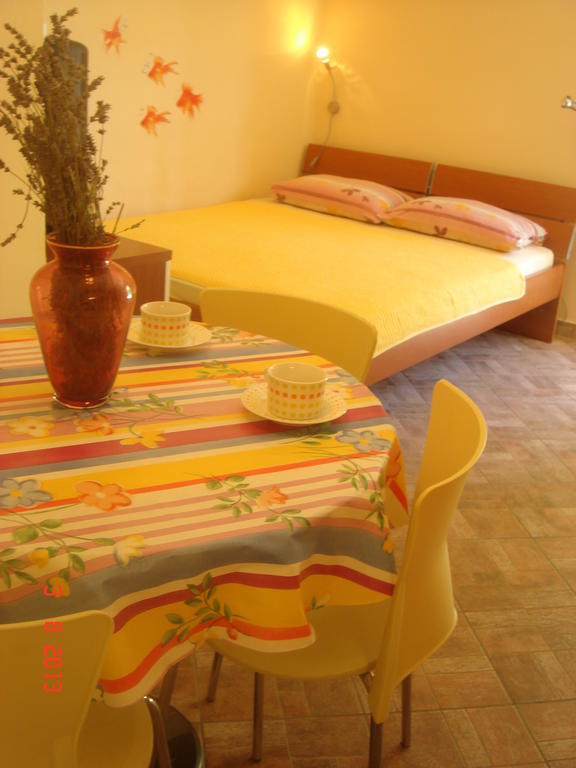 Primošten Apartments Renata الغرفة الصورة