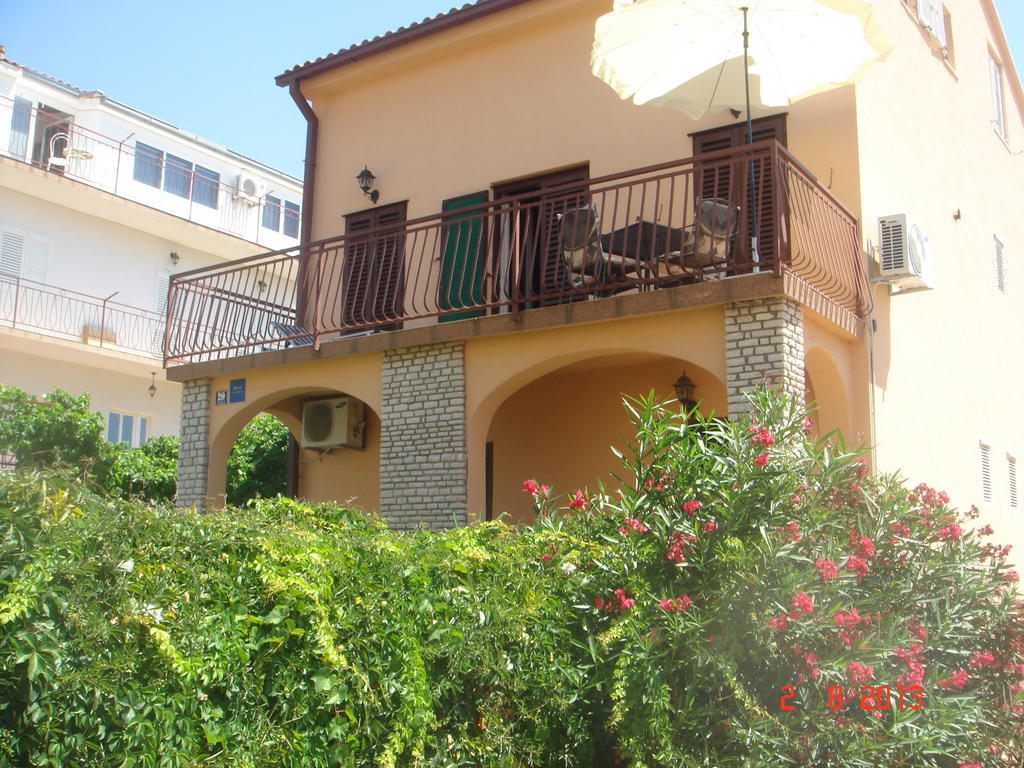 Primošten Apartments Renata المظهر الخارجي الصورة