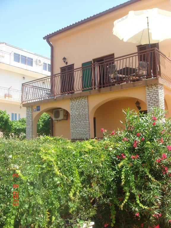 Primošten Apartments Renata المظهر الخارجي الصورة
